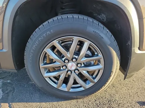 More photos of 2019 GMC Acadia SLT at Tom Gill Buick GMC, OH