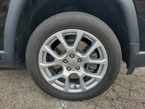 More photos of 2023 Jeep Compass Latitude Lux at Tom Gill Buick GMC, OH