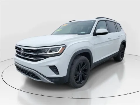 Photos of 2022 Volkswagen Atlas 3.6L V6 SE w/Technology for sale in Hamilton, OH at Tom Gill Buick GMC