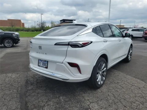More photos of 2026 Buick Envista Avenir at Tom Gill Buick GMC, OH