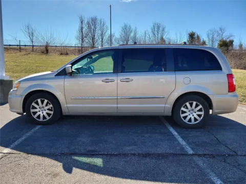 More photos of 2014 Chrysler Town & Country Touring at Tom Gill Buick GMC, OH