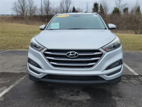 Photos of 2018 Hyundai Tucson SEL Plus for sale in Hamilton, OH at Tom Gill Buick GMC