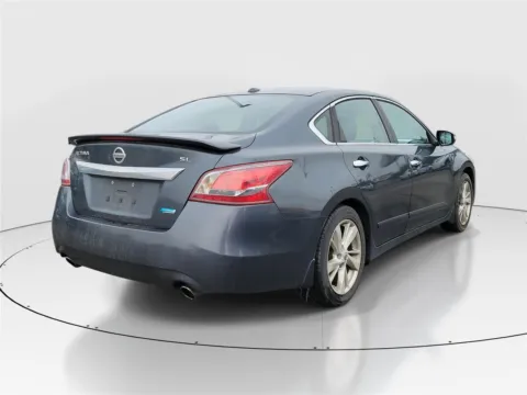 More photos of 2013 Nissan Altima 2.5 SL at Tom Gill Buick GMC, OH