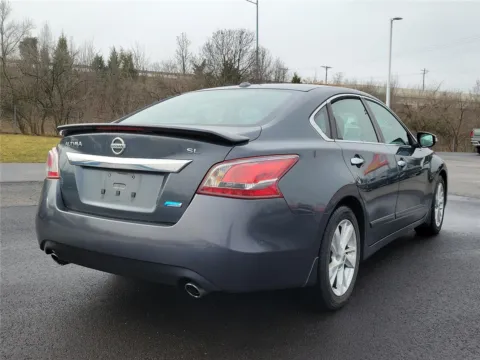 More photos of 2013 Nissan Altima 2.5 SL at Tom Gill Buick GMC, OH