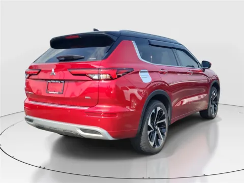 More photos of 2024 Mitsubishi Outlander SEL at Tom Gill Buick GMC, OH