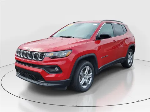 Photos of 2024 Jeep Compass Latitude for sale in Hamilton, OH at Tom Gill Buick GMC