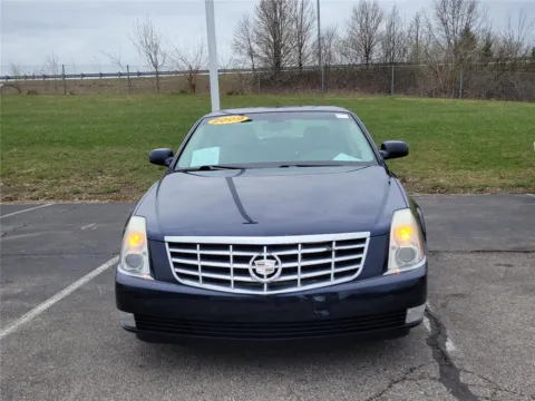 Another view of 2009 Cadillac DTS w/1SB for sale in Hamilton, OH at Tom Gill Buick GMC