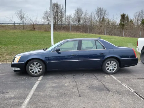 More photos of 2009 Cadillac DTS w/1SB at Tom Gill Buick GMC, OH