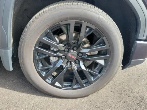 More photos of 2022 GMC Sierra 1500 Denali at Tom Gill Buick GMC, OH