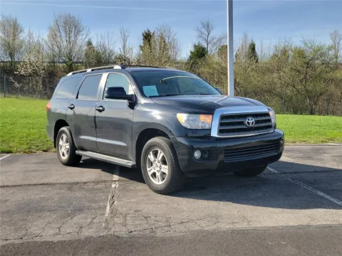 Photos of 2015 Toyota Sequoia SR5 for sale in Hamilton, OH at Tom Gill Buick GMC