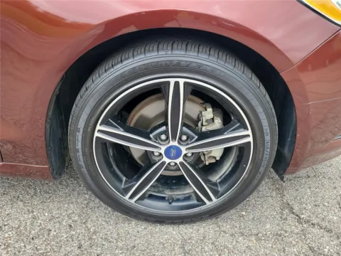 More photos of 2016 Ford Fusion Titanium at Tom Gill Buick GMC, OH