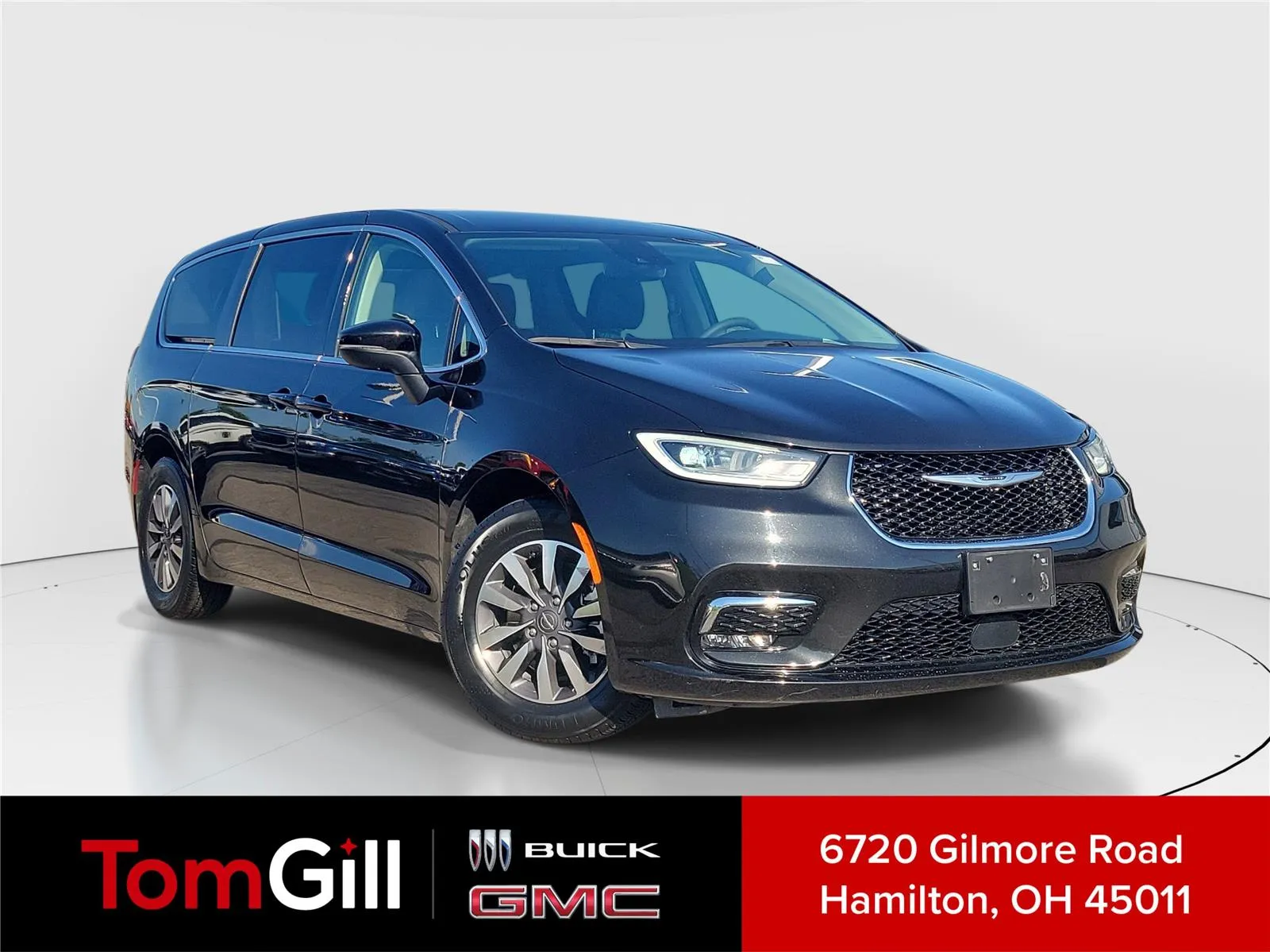 Black 2023 Chrysler Pacifica Hybrid Touring L for sale in Hamilton, OH