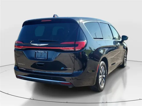 More photos of 2023 Chrysler Pacifica Hybrid Touring L at Tom Gill Buick GMC, OH