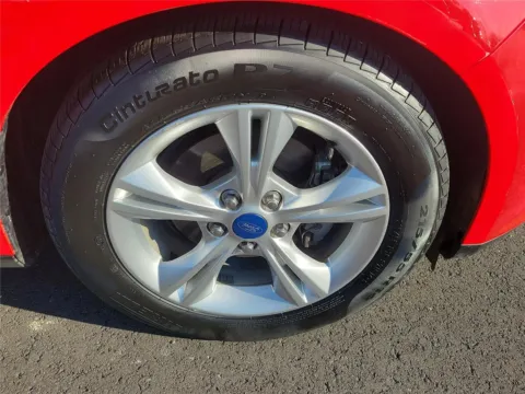 More photos of 2012 Ford Focus SE at Tom Gill Buick GMC, OH