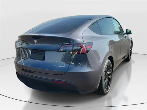 More photos of 2021 Tesla Model Y Long Range at Tom Gill Buick GMC, OH