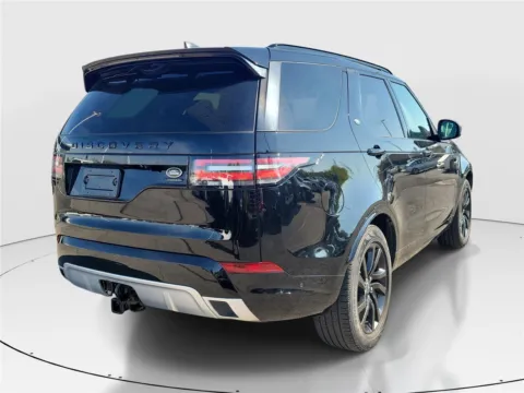 More photos of 2020 Land Rover Discovery Landmark Edition at Tom Gill Buick GMC, OH