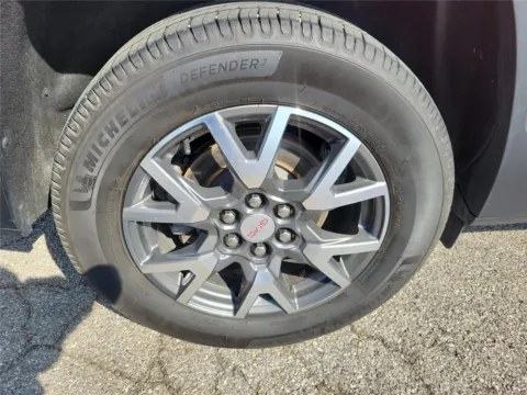 More photos of 2021 GMC Acadia SLE at Tom Gill Buick GMC, OH