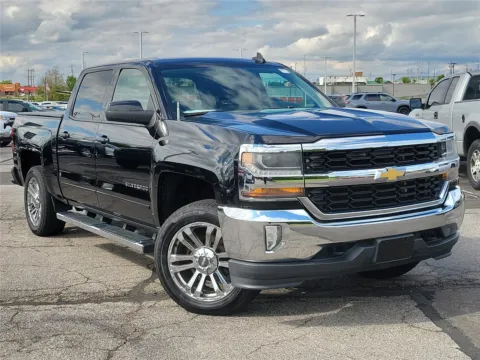 Black 2016 Chevrolet Silverado 1500 LT for sale in Hamilton, OH