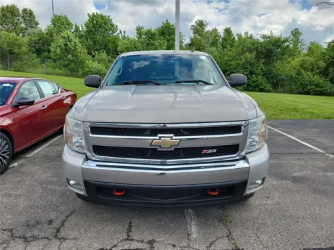 Another view of 2008 Chevrolet Silverado 1500 LT w/1LT for sale in Hamilton, OH at Tom Gill Buick GMC