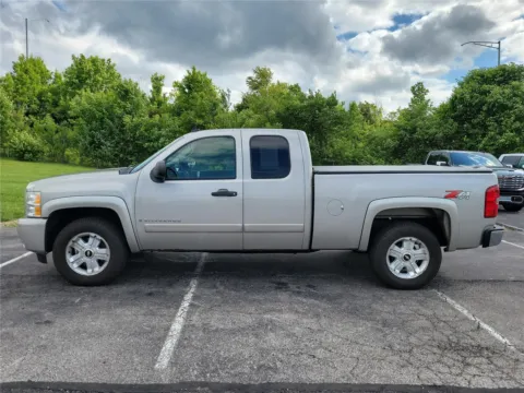 More photos of 2008 Chevrolet Silverado 1500 LT w/1LT at Tom Gill Buick GMC, OH