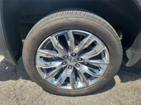 More photos of 2025 GMC Sierra 1500 Denali at Tom Gill Buick GMC, OH