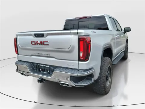 More photos of 2022 GMC Sierra 1500 SLT at Tom Gill Buick GMC, OH