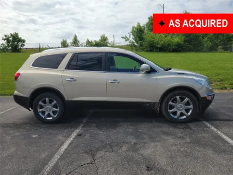 Gold 2008 Buick Enclave CXL for sale in Hamilton, OH