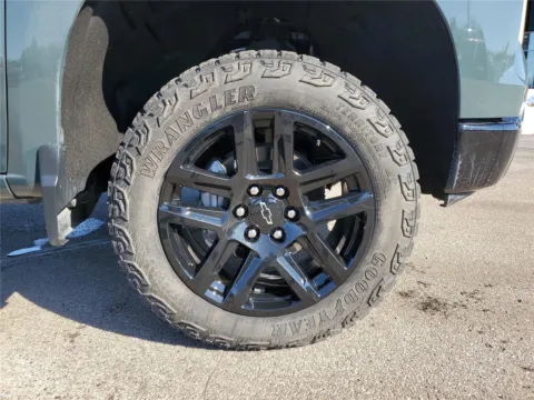 More photos of 2026 Chevrolet Silverado 1500 LT Trail Boss at Tom Gill Buick GMC, OH
