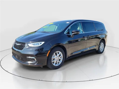 Photos of 2023 Chrysler Pacifica Touring L for sale in Hamilton, OH at Tom Gill Buick GMC