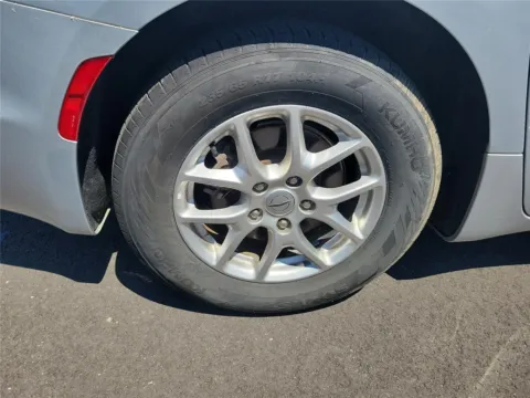 More photos of 2023 Chrysler Pacifica Touring L at Tom Gill Buick GMC, OH