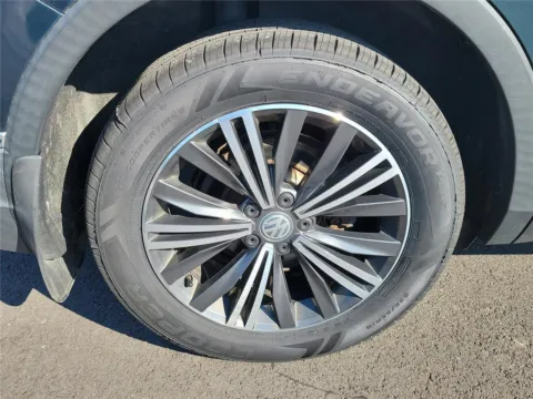 More photos of 2019 Volkswagen Tiguan SEL at Tom Gill Buick GMC, OH