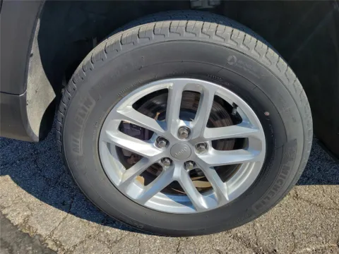 More photos of 2023 Jeep Grand Cherokee L Laredo at Tom Gill Buick GMC, OH