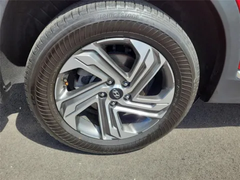 More photos of 2021 Hyundai Santa Fe SEL at Tom Gill Buick GMC, OH