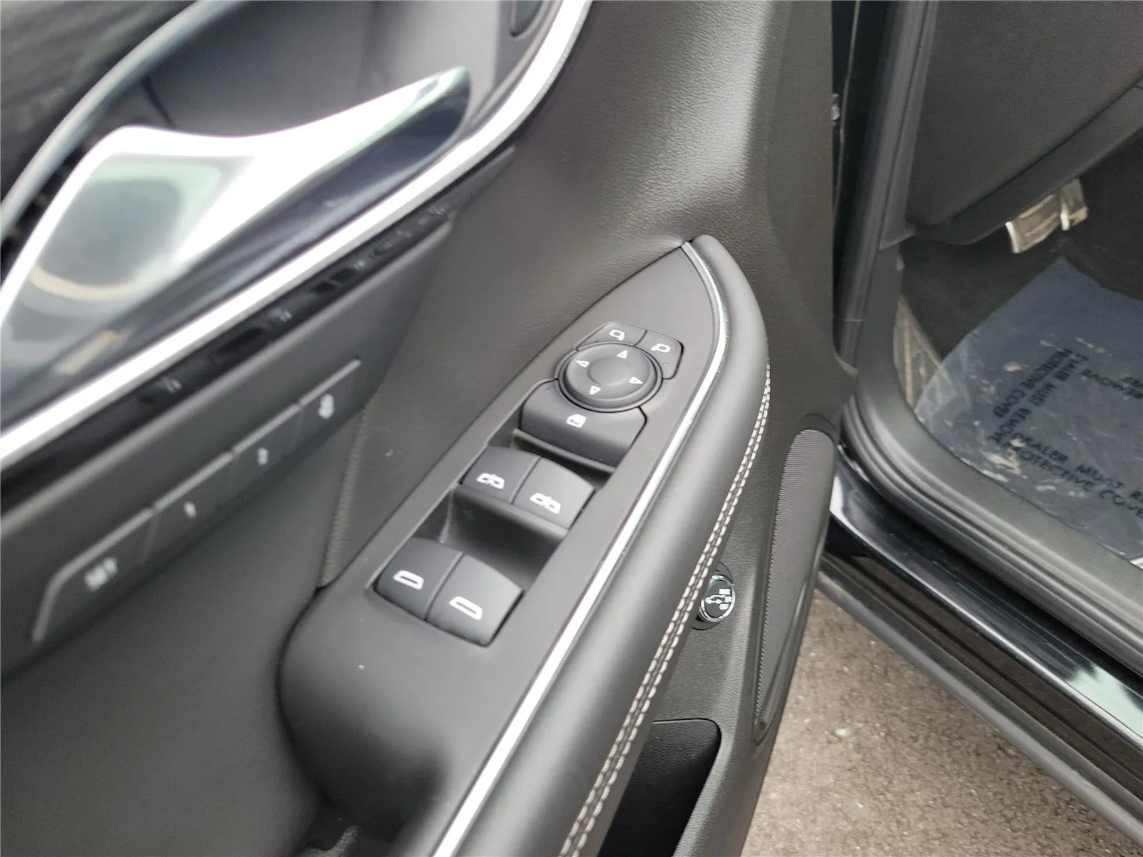 2023 Buick Envision Essence - Photo 23
