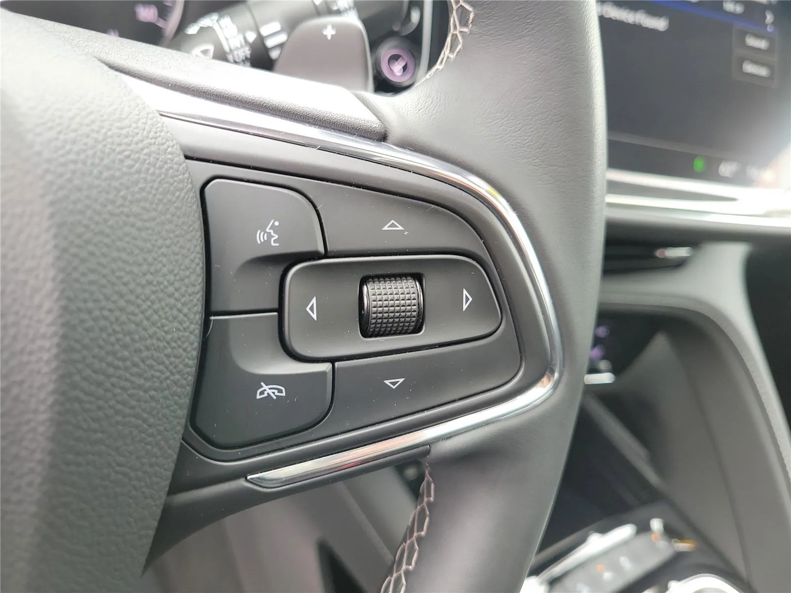 2023 Buick Envision Essence - Photo 26