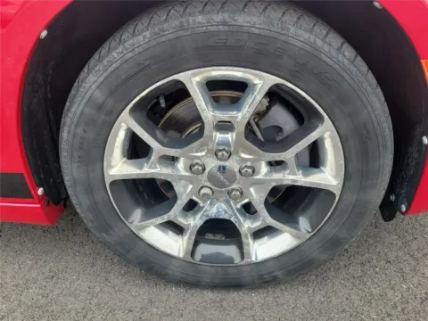 More photos of 2016 Dodge Charger SE at Tom Gill Buick GMC, OH