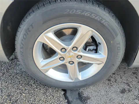 More photos of 2024 Chevrolet Malibu LT at Tom Gill Buick GMC, OH