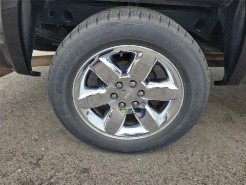 More photos of 2012 GMC Sierra 1500 SLE at Tom Gill Buick GMC, OH