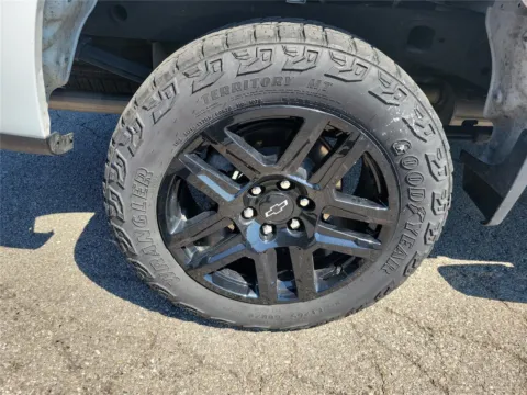 More photos of 2024 Chevrolet Silverado 1500 Custom Trail Boss at Tom Gill Buick GMC, OH