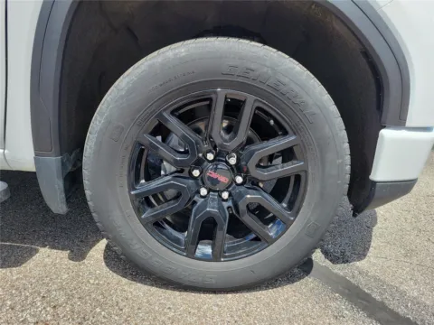 More photos of 2022 GMC Sierra 1500 Elevation at Tom Gill Buick GMC, OH