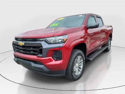Photos of 2026 Chevrolet Colorado 4WD LT for sale in Hamilton, OH at Tom Gill Buick GMC
