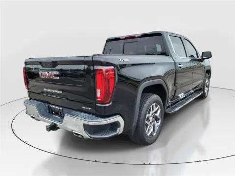 More photos of 2022 GMC Sierra 1500 SLT at Tom Gill Buick GMC, OH