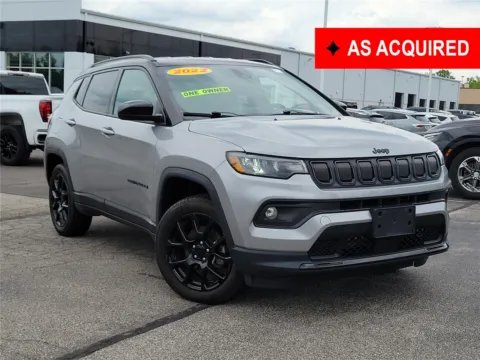 Silver 2022 Jeep Compass Altitude for sale in Hamilton, OH