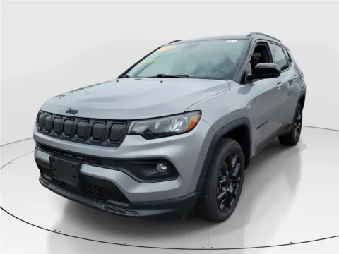 Photos of 2022 Jeep Compass Altitude for sale in Hamilton, OH at Tom Gill Buick GMC