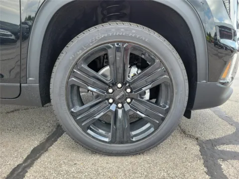 More photos of 2026 GMC Acadia AWD Elevation at Tom Gill Buick GMC, OH