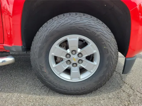 More photos of 2019 Chevrolet Colorado Work Truck Crew Cab 4WD Short Box at Tom Gill Buick GMC, OH