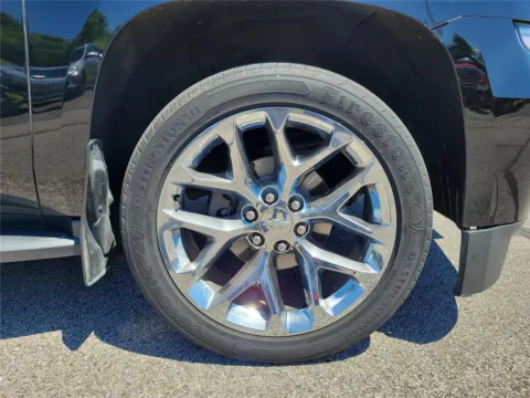 More photos of 2019 Chevrolet Tahoe LT 4WD at Tom Gill Buick GMC, OH