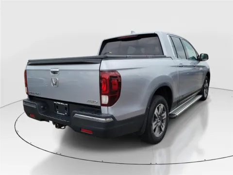 More photos of 2017 Honda Ridgeline RTL at Tom Gill Buick GMC, OH