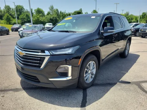 Photos of 2022 Chevrolet Traverse LT Cloth for sale in Hamilton, OH at Tom Gill Buick GMC