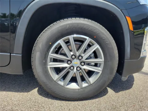 More photos of 2022 Chevrolet Traverse LT Cloth at Tom Gill Buick GMC, OH